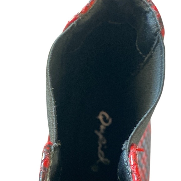 QUPID Red Hot Snakeskin Chunky 2.5” Heel Ankle Boots Size 8.5 Fireside Footwear - Picture 10 of 16
